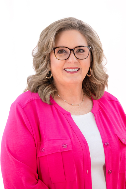 Debra Strothman Headshot